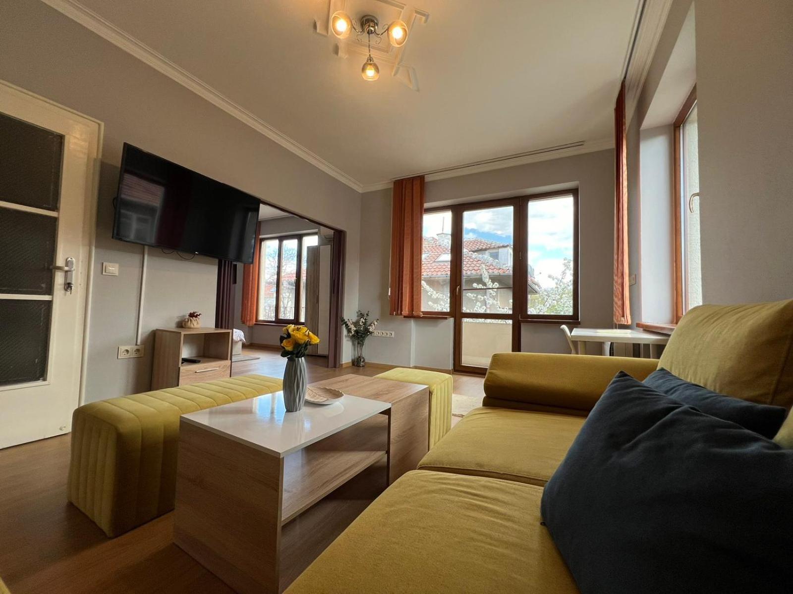 Rio Sunny 2Bdr Apt Near Ndk - Metro - Non-Stop Paid Public Parking Sofia Exterior photo